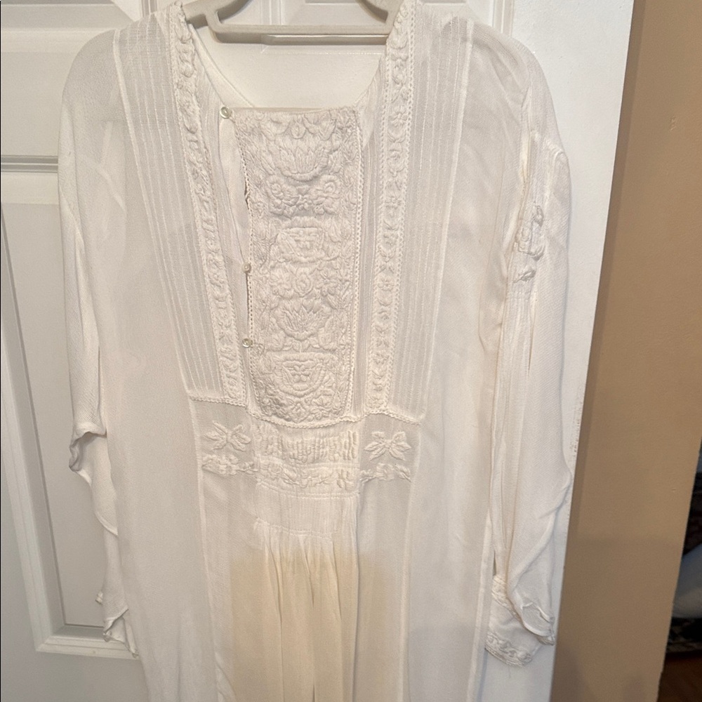 White Embroidered Long Sleeve Blouse